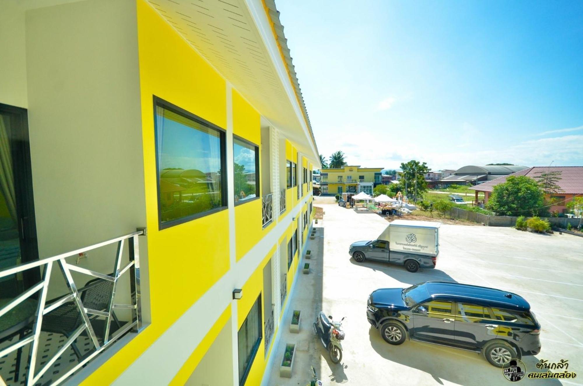 แอ่ว-ดีld Hotel&Residences Ngao Esterno foto