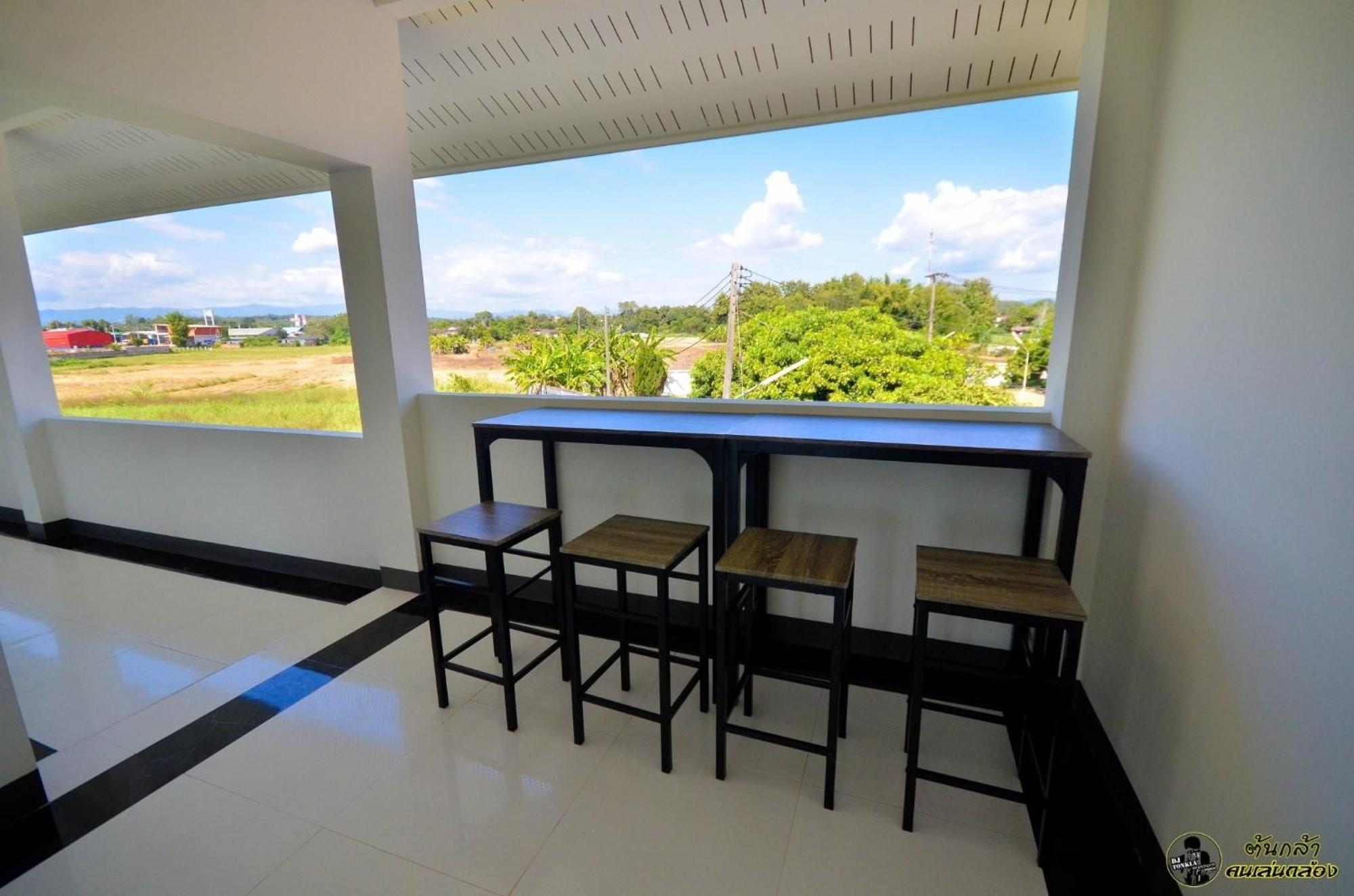 แอ่ว-ดีld Hotel&Residences Ngao Esterno foto