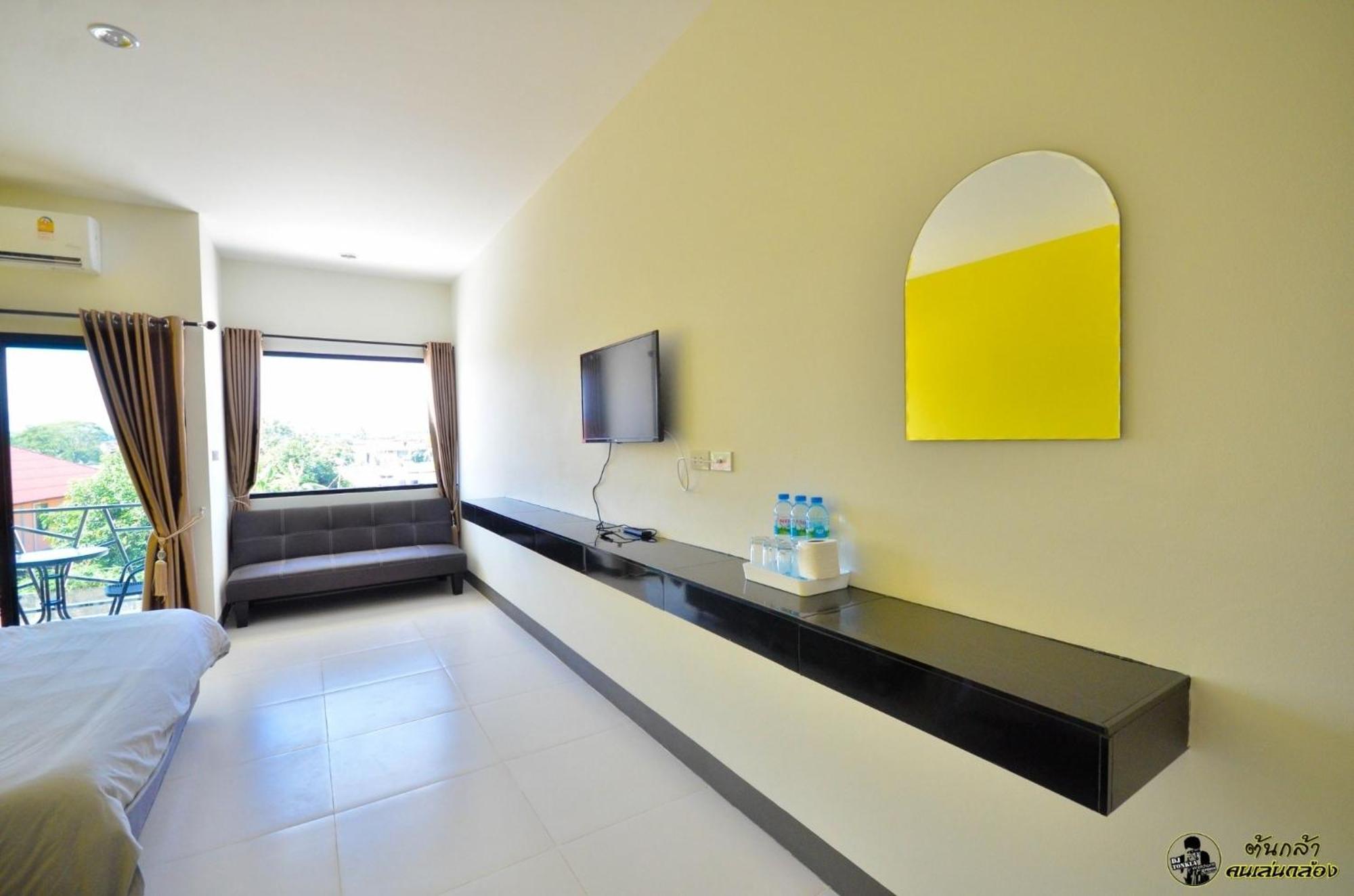 แอ่ว-ดีld Hotel&Residences Ngao Esterno foto