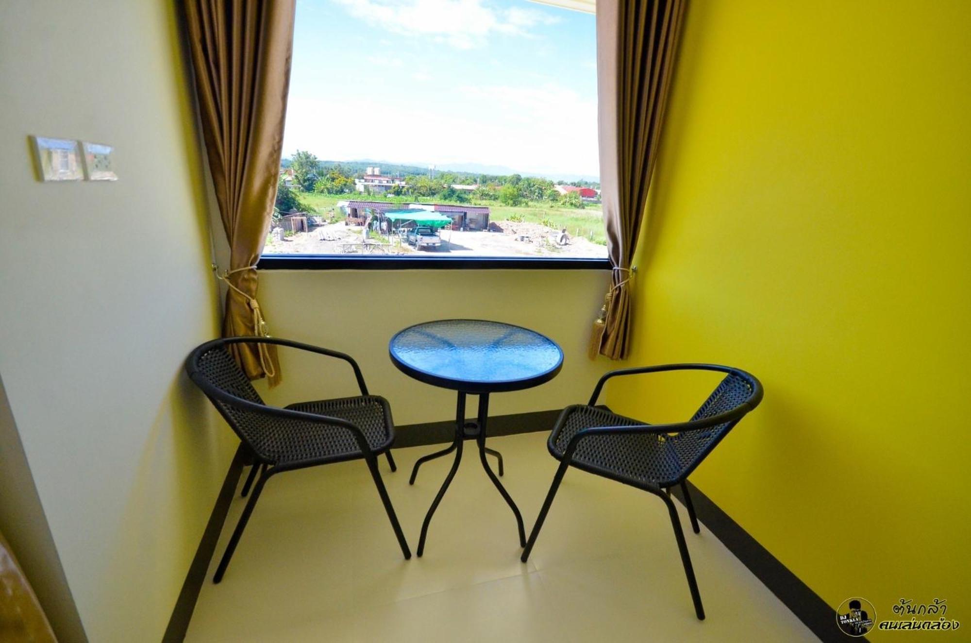 แอ่ว-ดีld Hotel&Residences Ngao Esterno foto