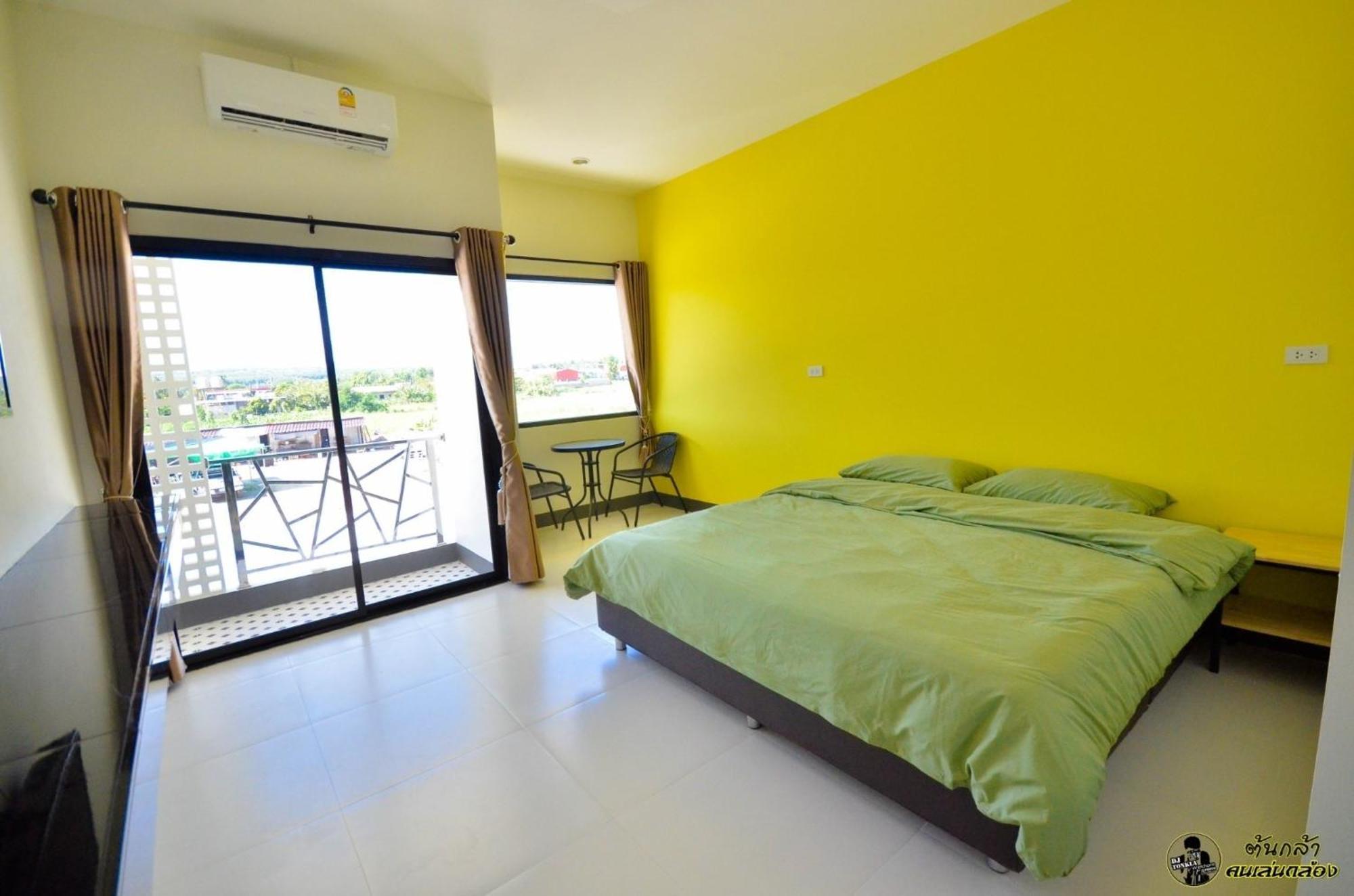 แอ่ว-ดีld Hotel&Residences Ngao Esterno foto