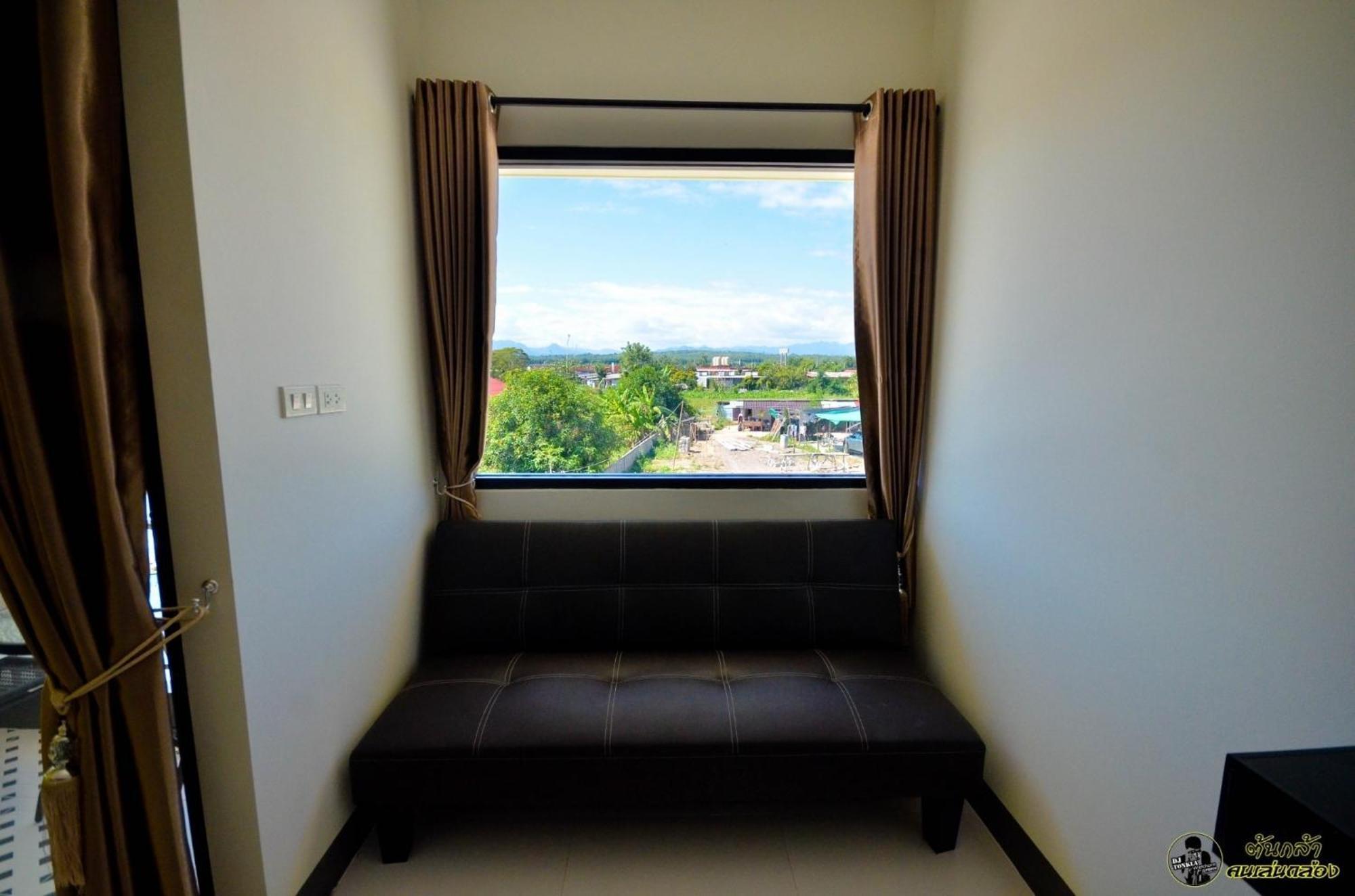 แอ่ว-ดีld Hotel&Residences Ngao Esterno foto
