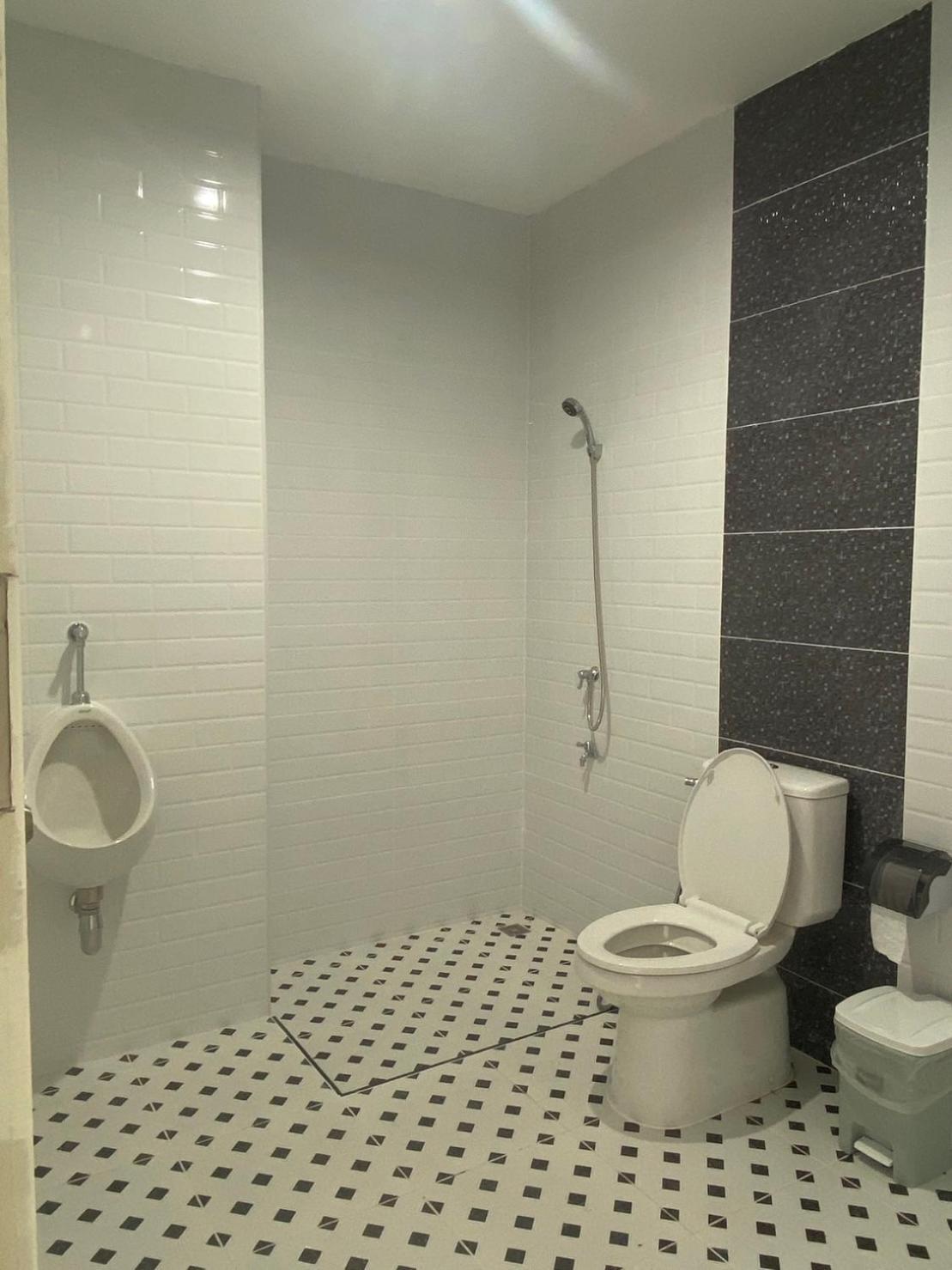 แอ่ว-ดีld Hotel&Residences Ngao Esterno foto