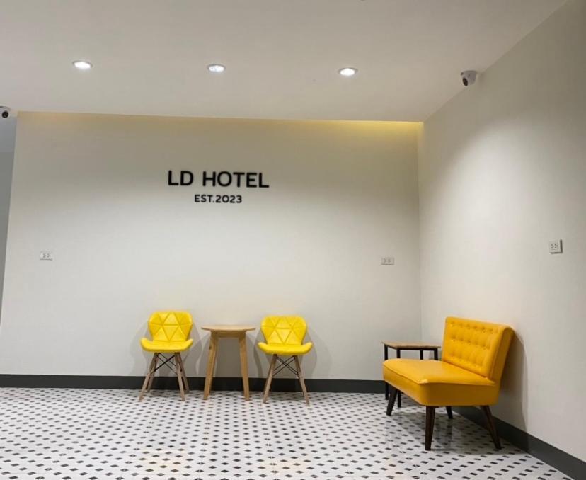แอ่ว-ดีld Hotel&Residences Ngao Esterno foto